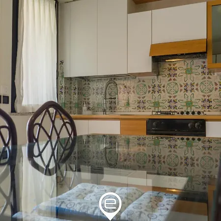 Апартаменты Charming Seaview