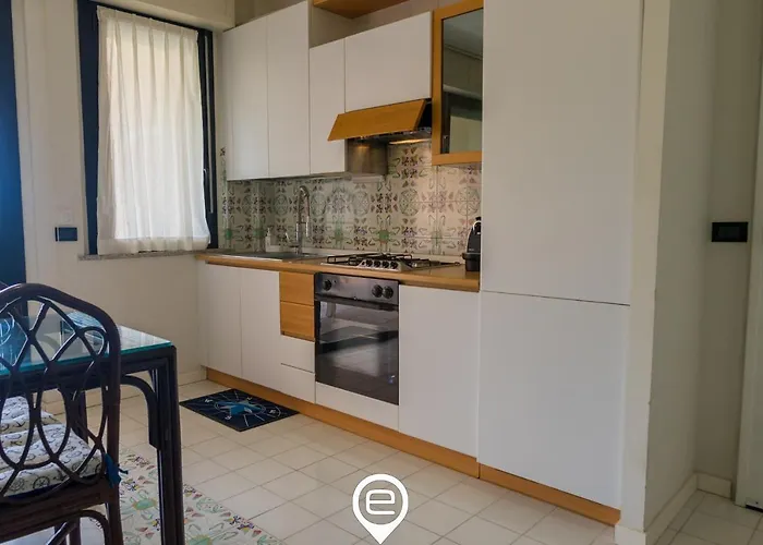 Charming Seaview Apartment *