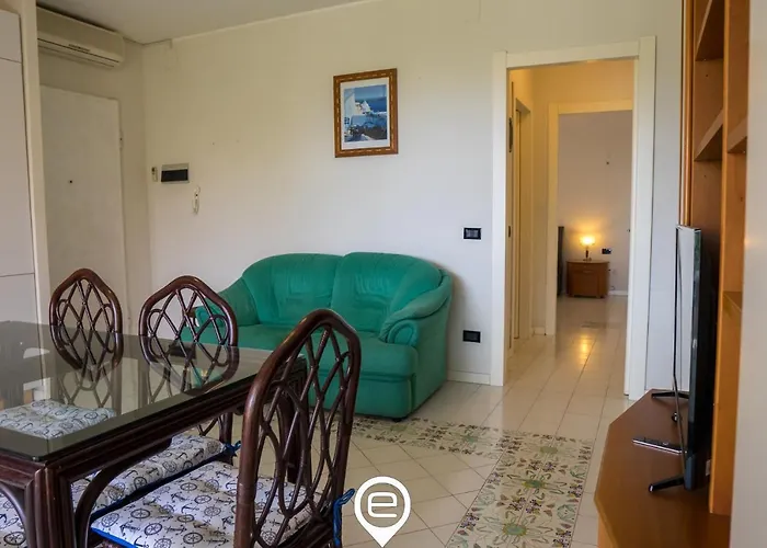 Charming Seaview Apartment *